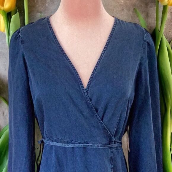 OLD NAVY NWT WRAP DRESS DENIM BLUE SIZE EXTRA SMALL - Picture 2 of 6